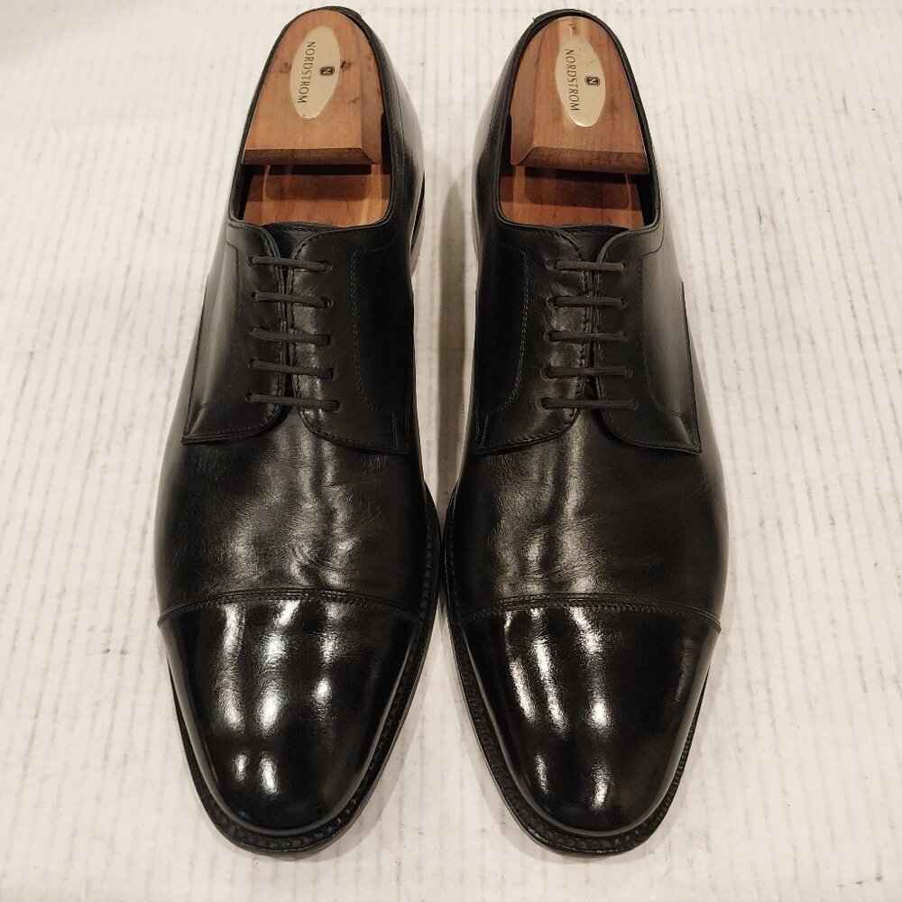 SALVATORE FERRAGAMO men's size 8.5 D black Derby.